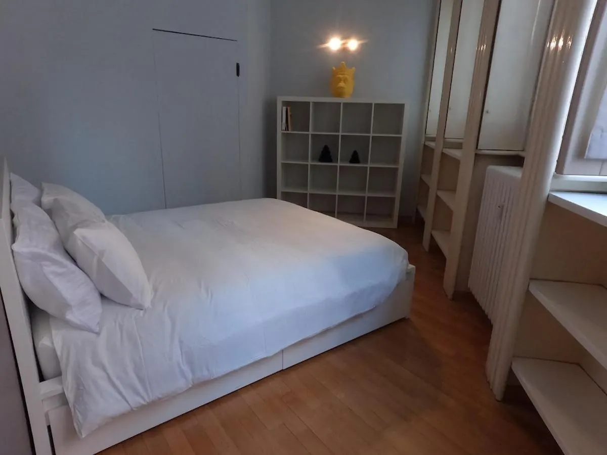 Apartment Modern Openspace In Piazza Repubblica Near To Via Montenapoleone Mailand